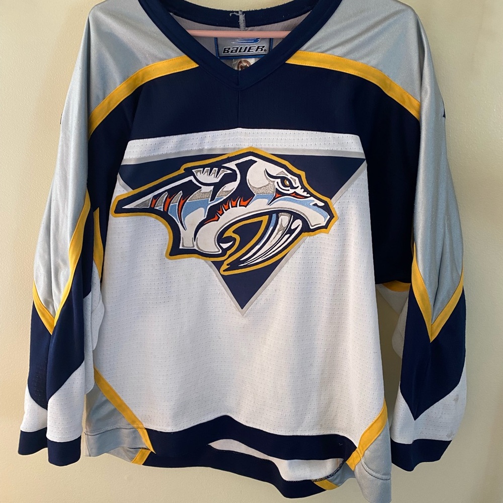 Vintage NHL 90s Nasville Predators White Hockey Jersey